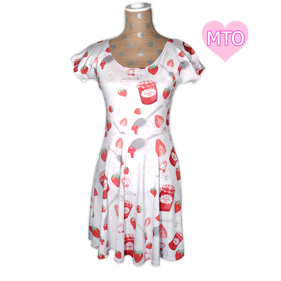 strawberry print cap sleeve dress in white